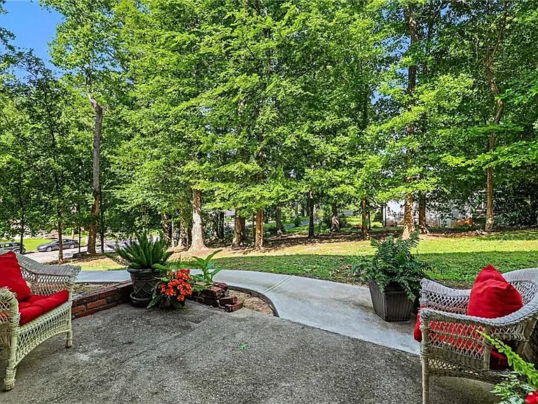 3084 Green Valley Dr — Photo 14