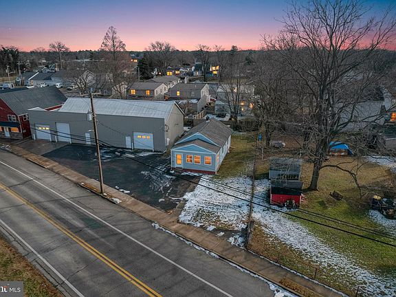 2nd image of 441 Smyrna Clayton Blvd