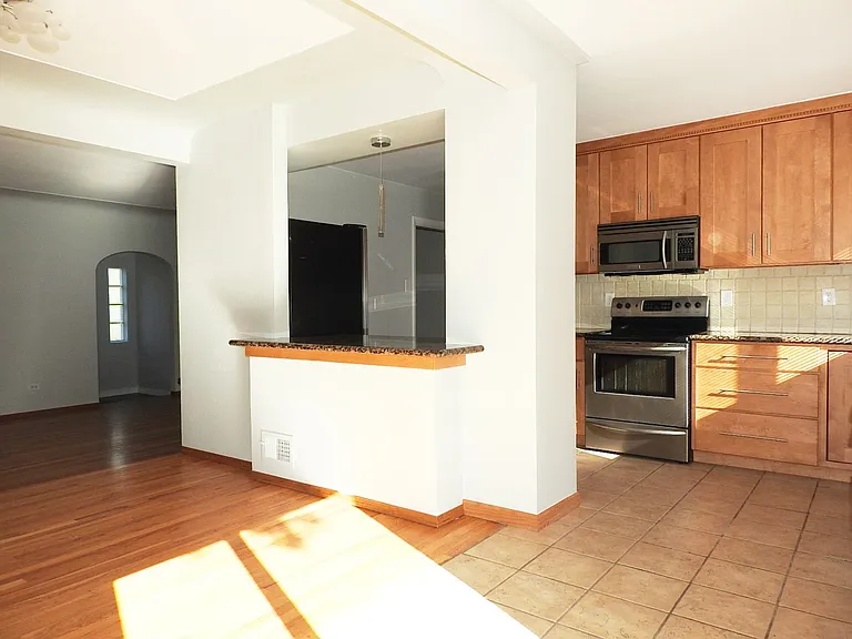 760 Oneida St — Photo 6