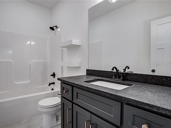 5th image of 6777 Praire Ln
