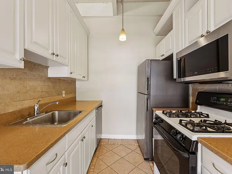 4901 Americana Dr #204 — Photo 6
