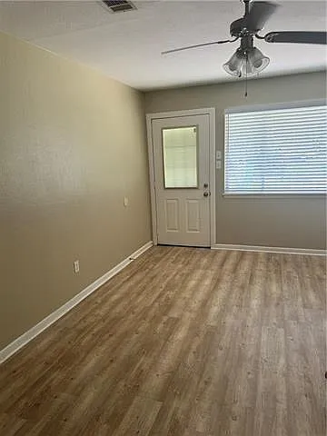310 Alexander Dr — Photo 3