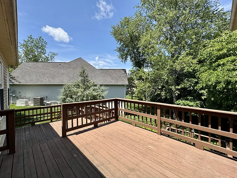 513 Tanasi Cir — Photo 32