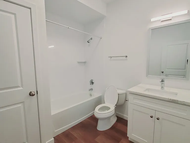 916 Hope St #404 — Photo 4