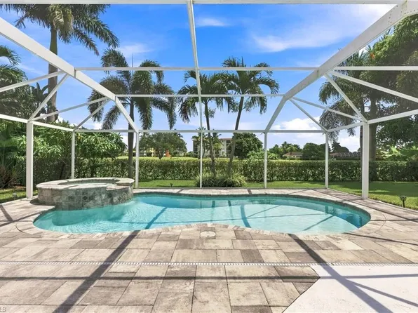 350 Pinehurst CIR, NAPLES, FL 34113