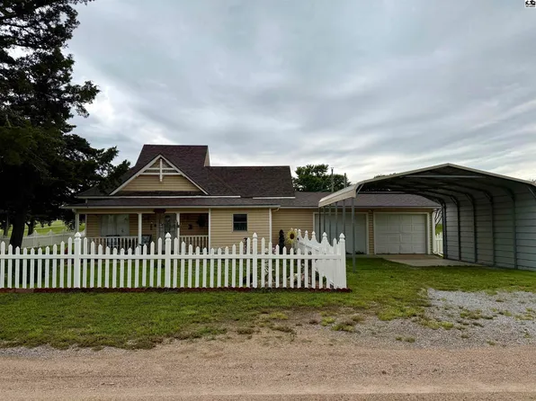 305 N Lincoln St, Cunningham, KS 67035