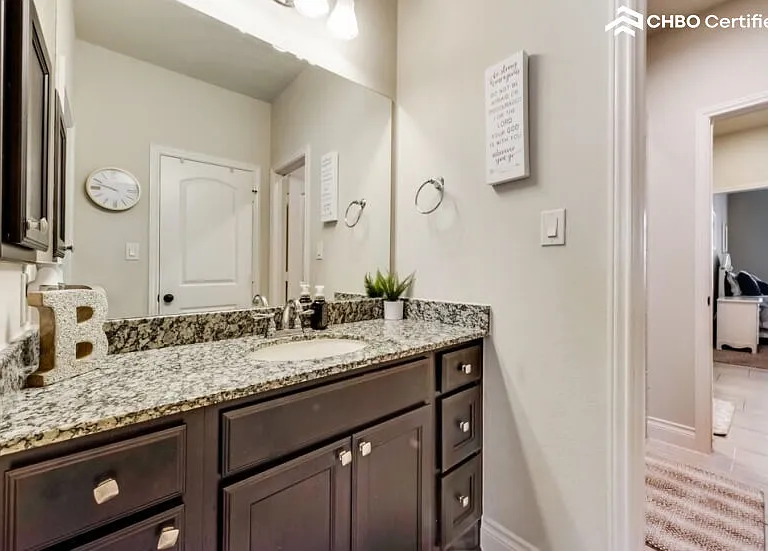 3830 Desert Springs Ln — Photo 32