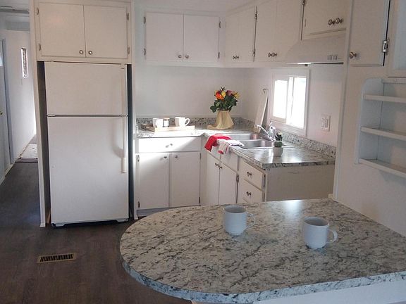 4th image of 22-12233 Ashworth Ave N #22