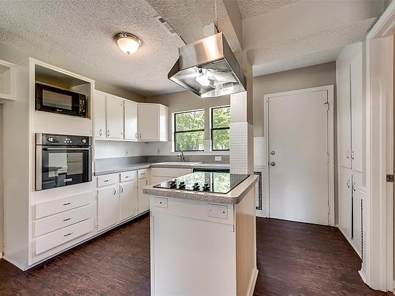 3rd image of 1332 Dale Dr