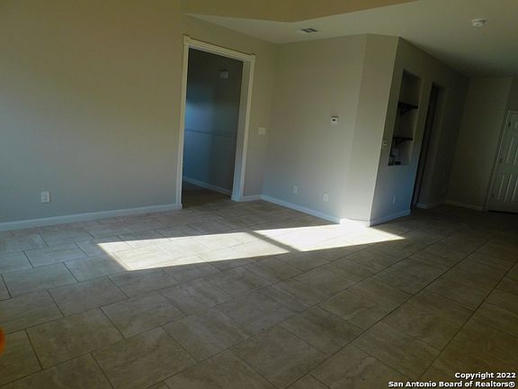 5th image of 8810 Arabian King