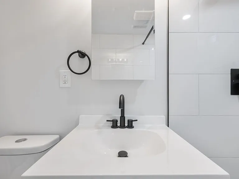 77 Alexander Ave — Photo 11