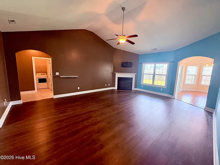 311 Aquamarine Cir — Photo 12