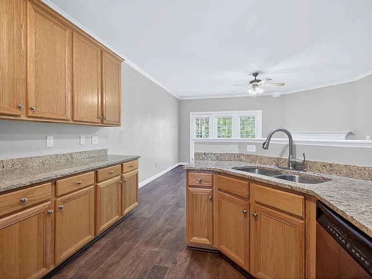 770 Parkside Townes Ct — Photo 20