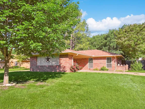 2525 Freedom Ln, Denton, TX 76209