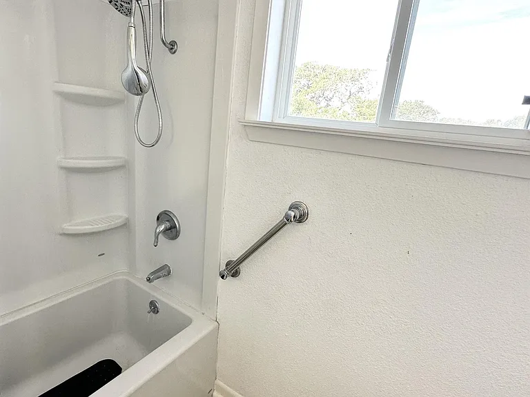 3402 Ocean Dr #1 — Photo 10