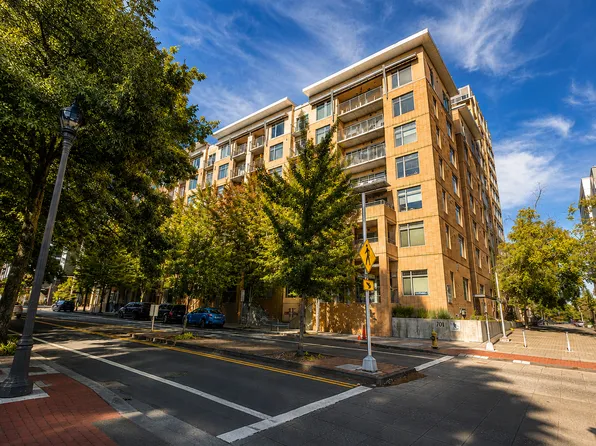 701 Columbia St APT 107, Vancouver, WA 98660