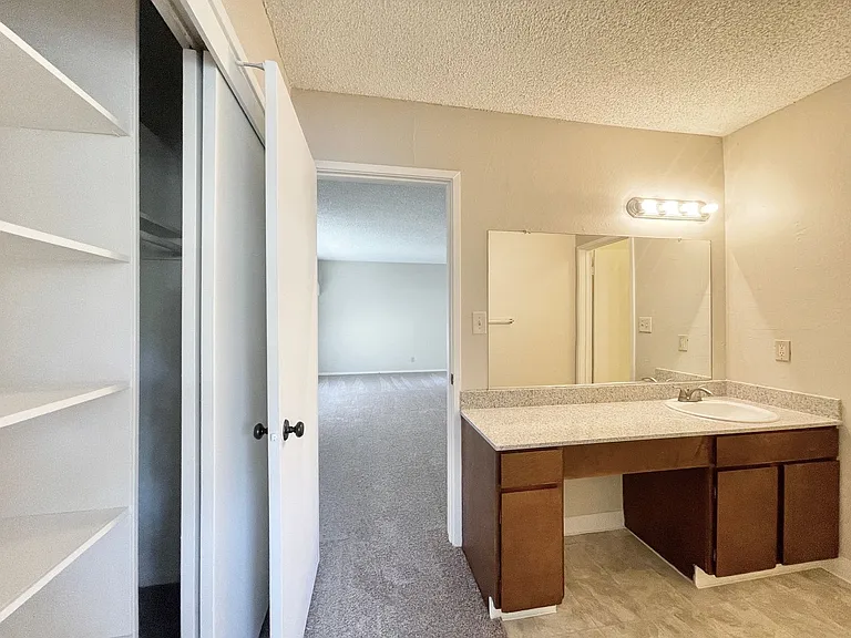 2712 O Street — Photo 15