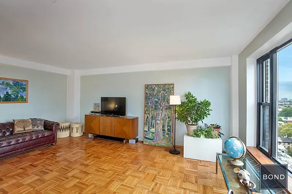 Sold by Bond New York | media 12