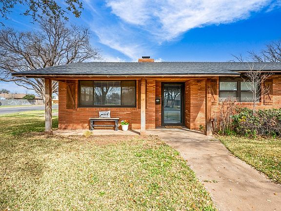 3rd image of 2610 Lockheed Dr