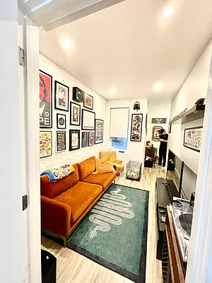 Rented by Pear NYC LLC | media 32