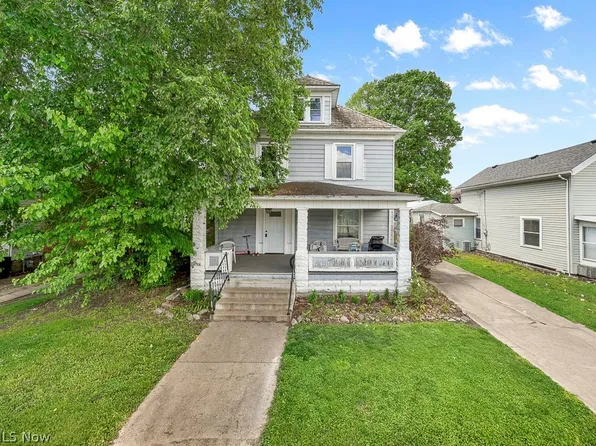 422 4th St NW, New Philadelphia, OH 44663