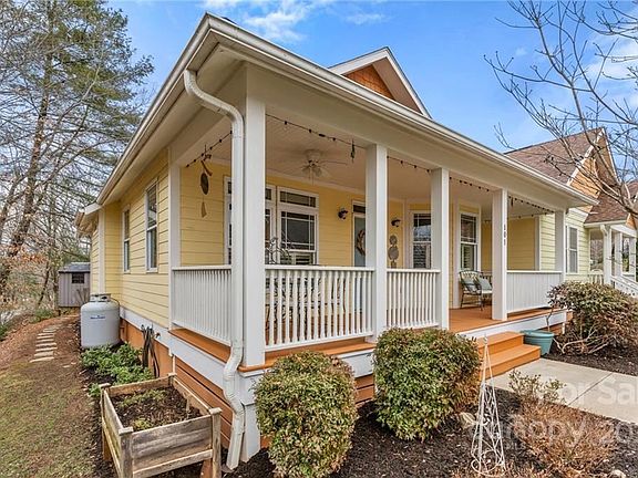 4th image of 11 Myra Pl #101