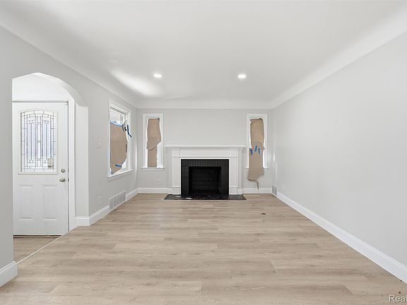 4th image of 5900 Neff Ave