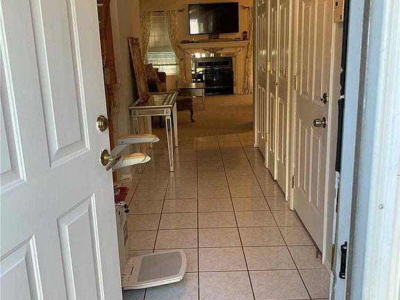 2nd image of 108 Sara Cir