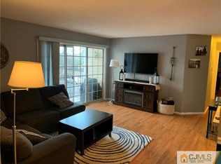 260 Kempsey Dr, North Brunswick, NJ 08902