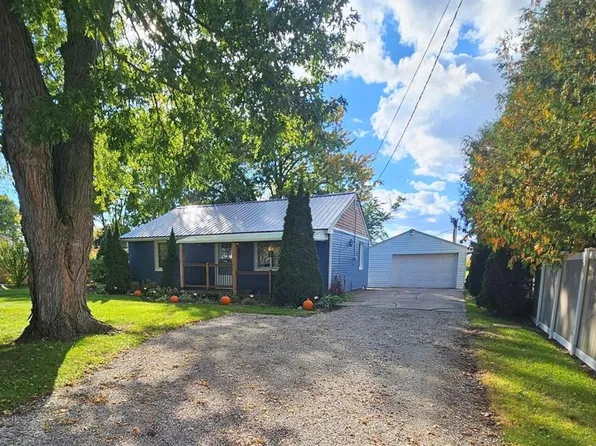 235 Eureka St, Petrolia, ON N0N 1R0