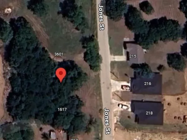 315 Jones St, Sanger, TX 76266