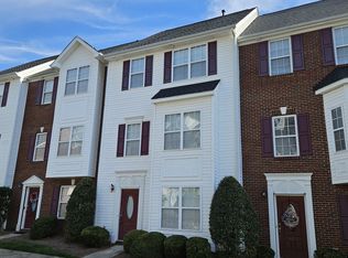 10033 Treeside Ln, Matthews, NC 28105