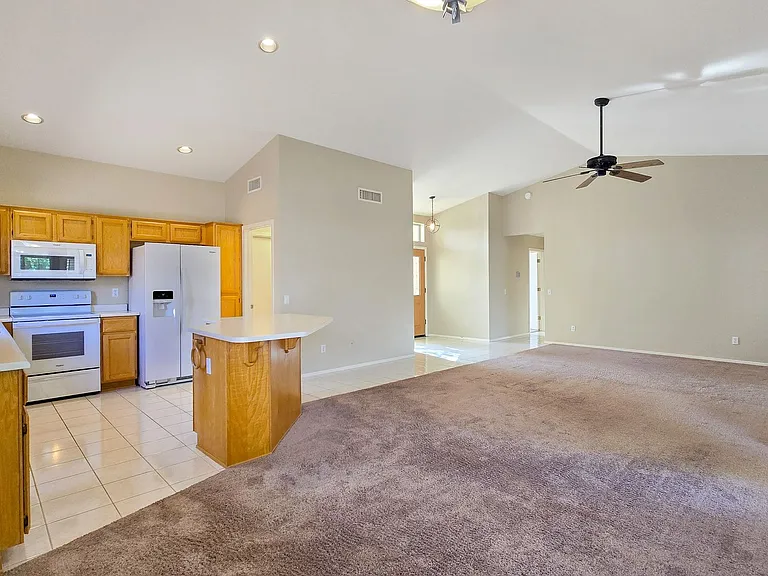 15062 W Piccadilly Rd — Photo 5