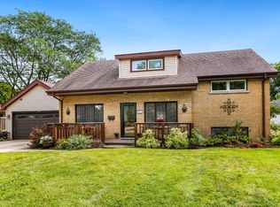 447 Bunning Dr, Downers Grove, IL 60516