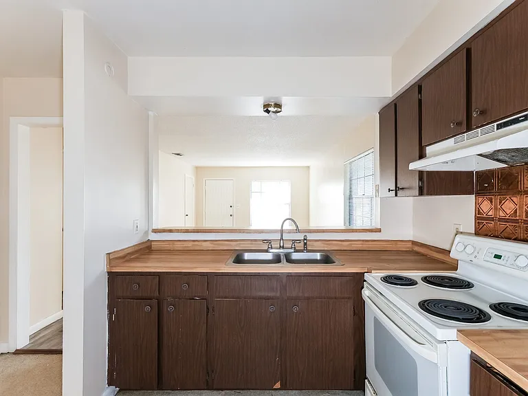 620 Emerald Ave #1 — Photo 11