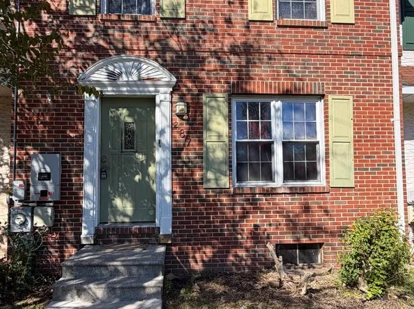 287 Green Blade Dr, Dover, DE 19904