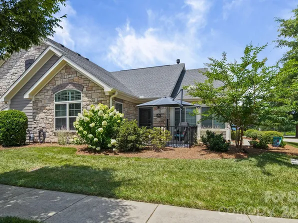 2307 Villa Oaks Ct, Gastonia, NC 28054
