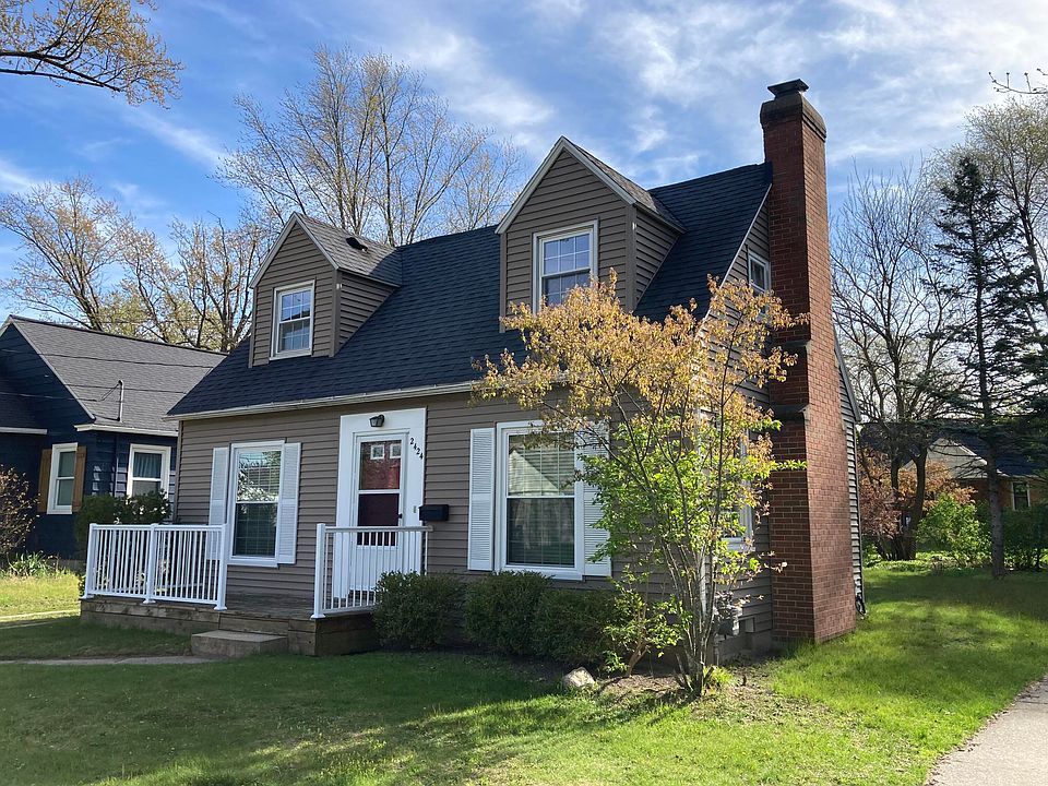 1st image of 2424 Belfast Ave SE