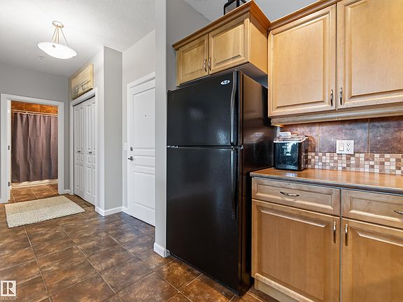 5th image of 160 Magrath Rd NW #332