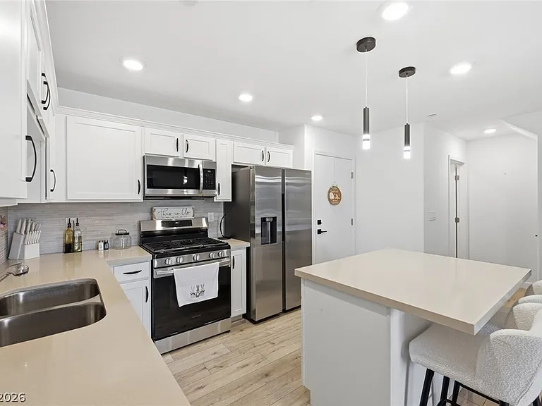 709 Pickled Pepper Pl — Photo 11