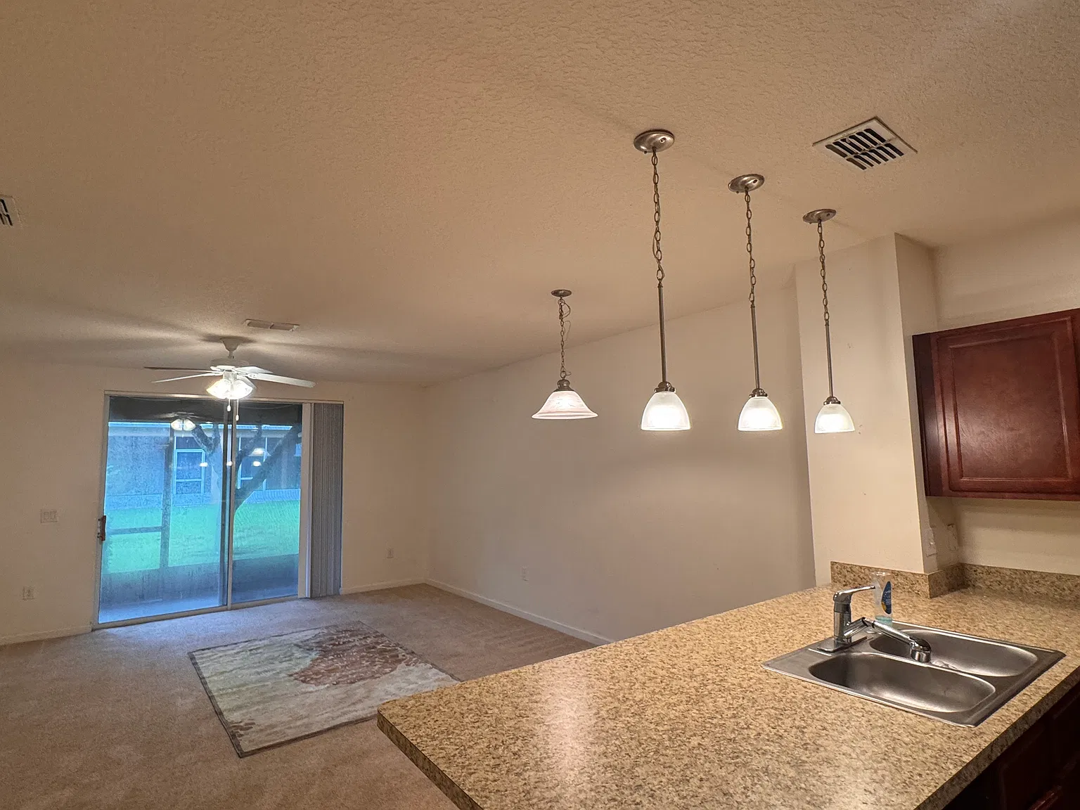 1613 Chelsea Dr — Photo 2