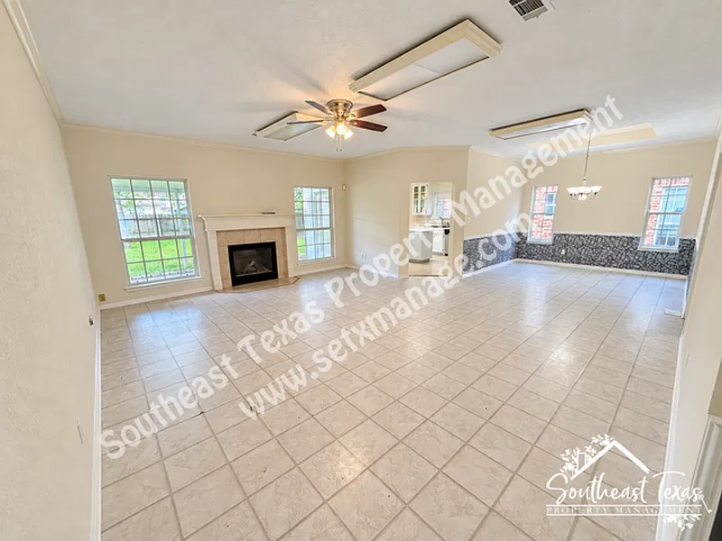 4 bed, 2.0 bath, 1849 sqft, $2,600 — Photo 2