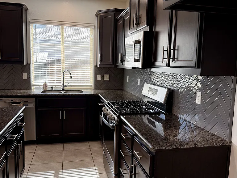 1908 E Monte Vista Ave — Photo 13