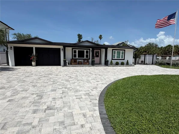 3921 Belle Vista Dr E, Saint Pete Beach, FL 33706