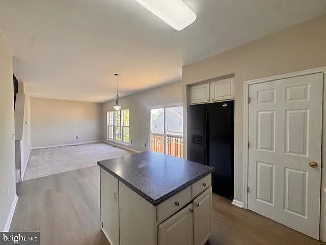 4 bed, 3.5 bath, 2361 sqft, $2,400 — Photo 3