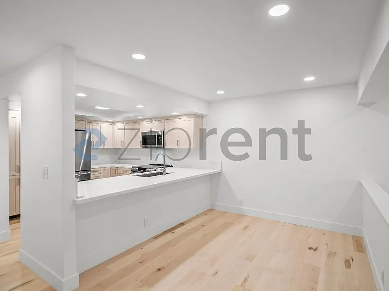 223 Saratoga Ave — Photo 9