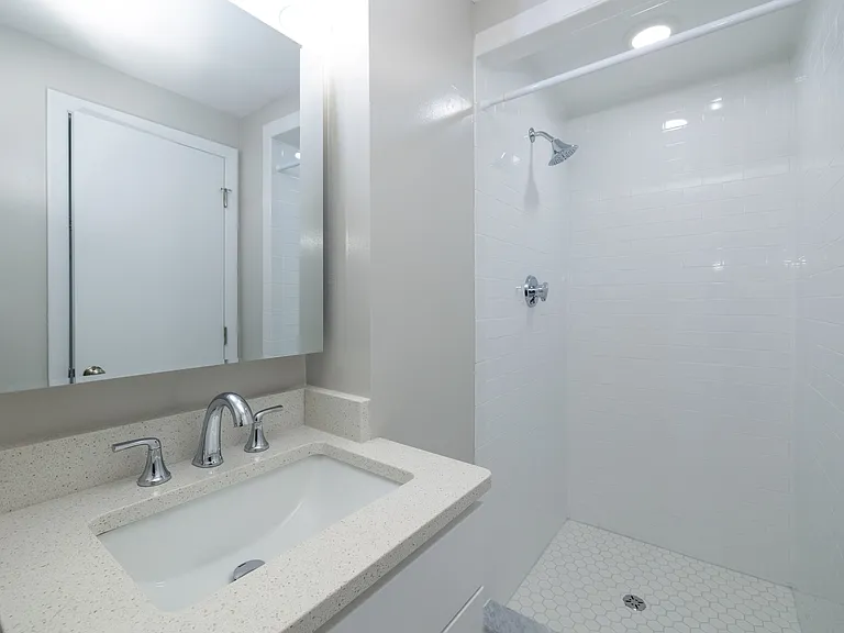 7 Stonehill Dr #4 — Photo 9