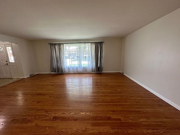 4th image of 10200 Kedvale Ave