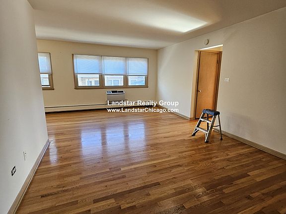 2nd image of 4919 Enfield Ave APT 3D