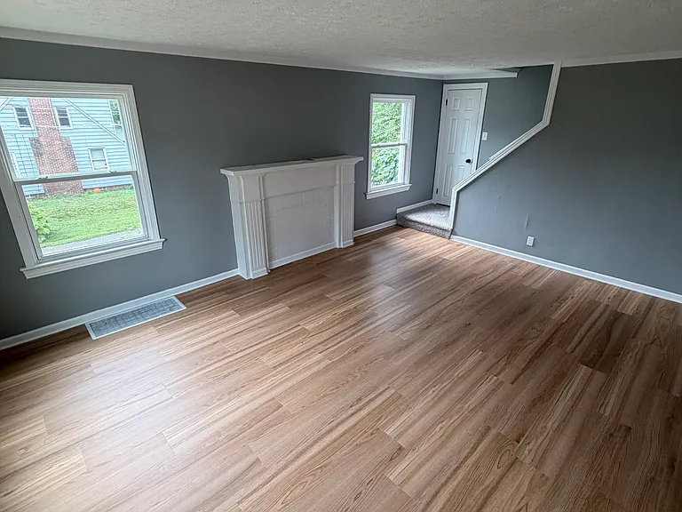 901 16th St NE — Photo 3